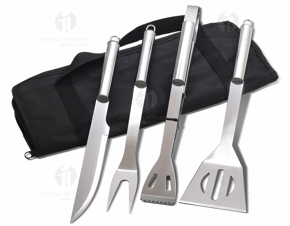 Kit escritório 3 peças em tons de cinza, composto por porta-lápis, porta-clips e organizador de papéis. Kit escritório 3 peças em tons de cinza, composto por porta-lápis, porta-clips e organizador de papéis.