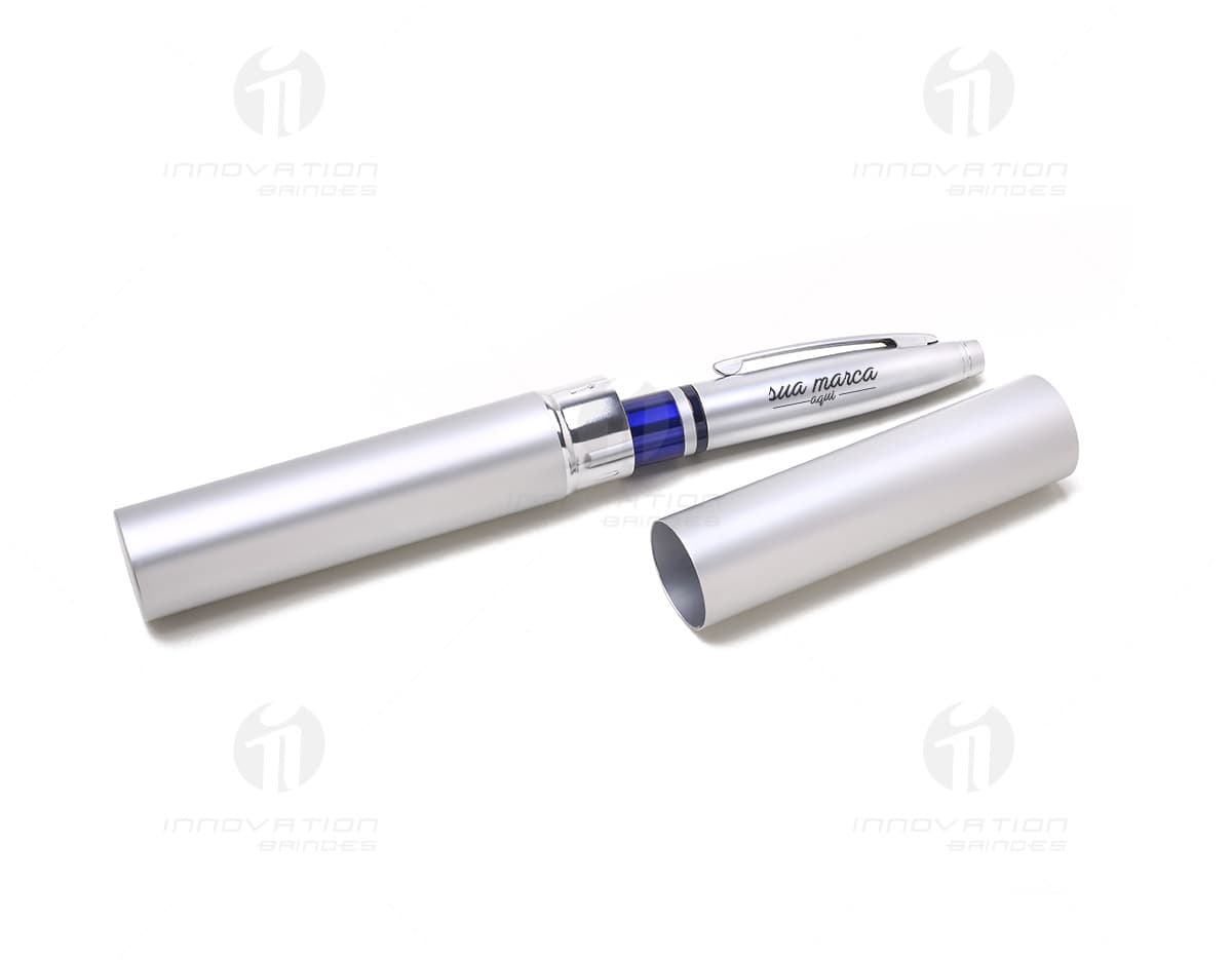 Caneta Plástica ClipeFORA DE LINHA em plástico preto com clipe destacado. Caneta Plástica ClipeFORA DE LINHA em plástico preto com clipe destacado.