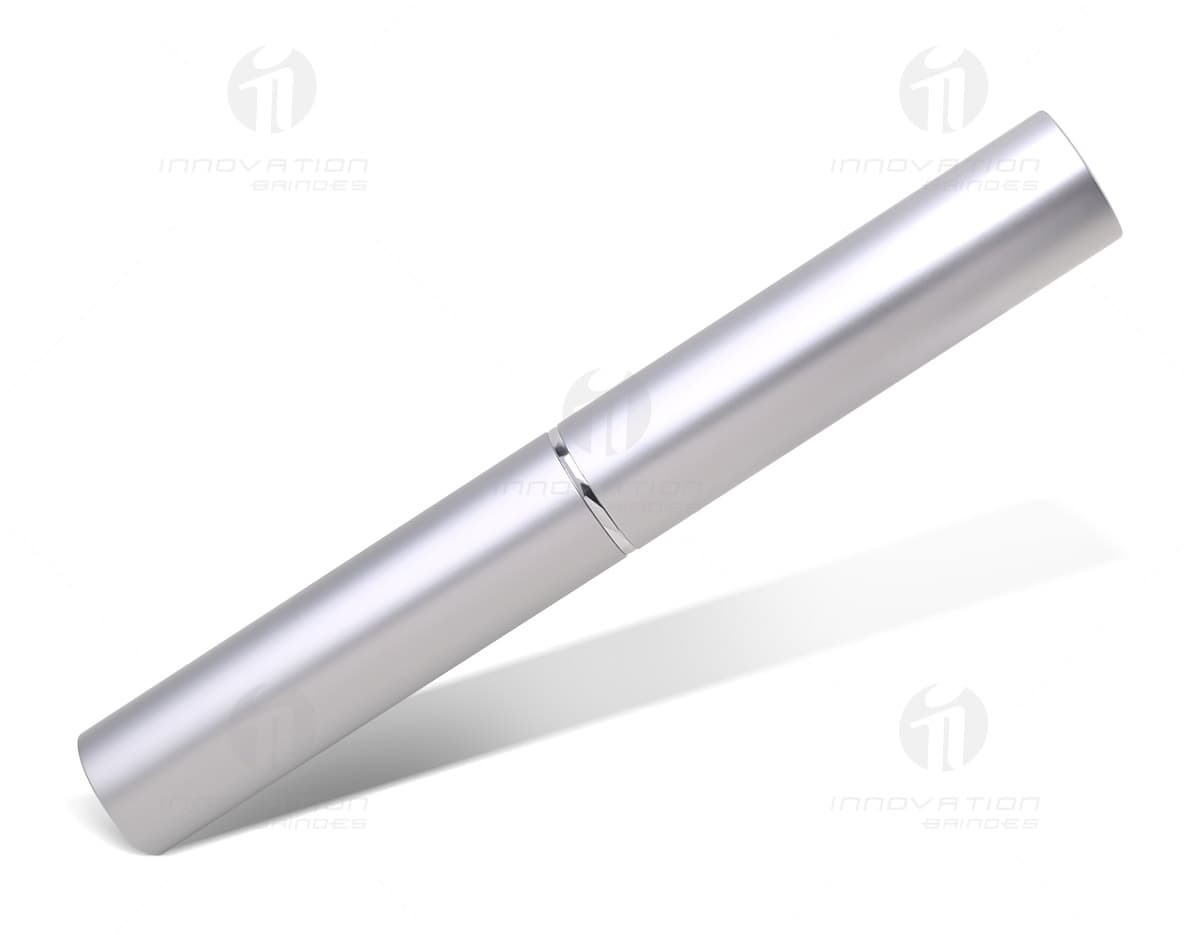 Bloco de notas autoadesivas com caneta, contendo diversas folhas coloridas e uma caneta esferográfica. Bloco de notas autoadesivas com caneta, contendo diversas folhas coloridas e uma caneta esferográfica.