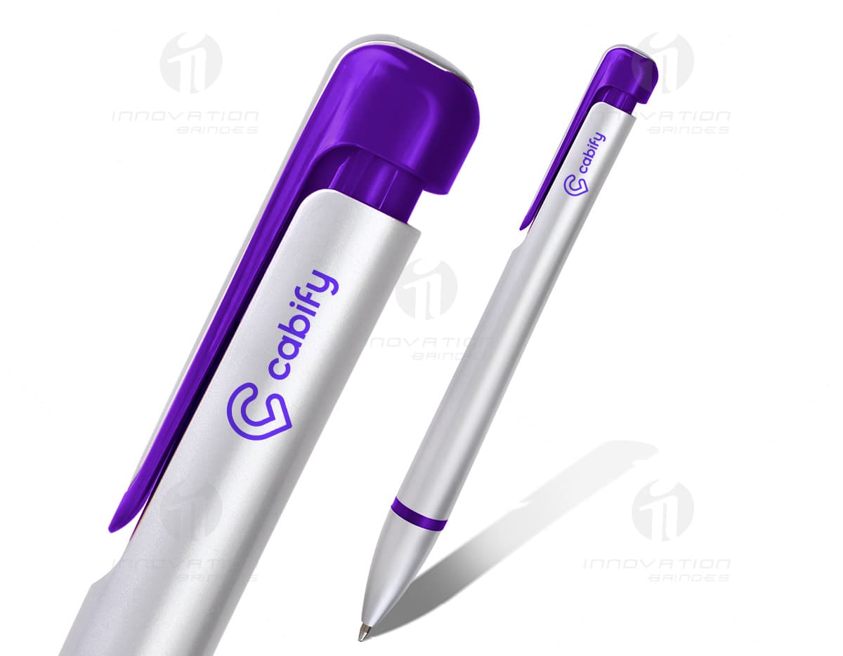 Chaveiro de metal com design moderno e elegante, ideal para uso no escritório ou em viagens de negócios. Perfeito para guardar suas chaves com estilo e praticidade. Chaveiro de metal com design moderno e elegante, ideal para uso no escritório ou em viagens de negócios. Perfeito para guardar suas chaves com estilo e praticidade.