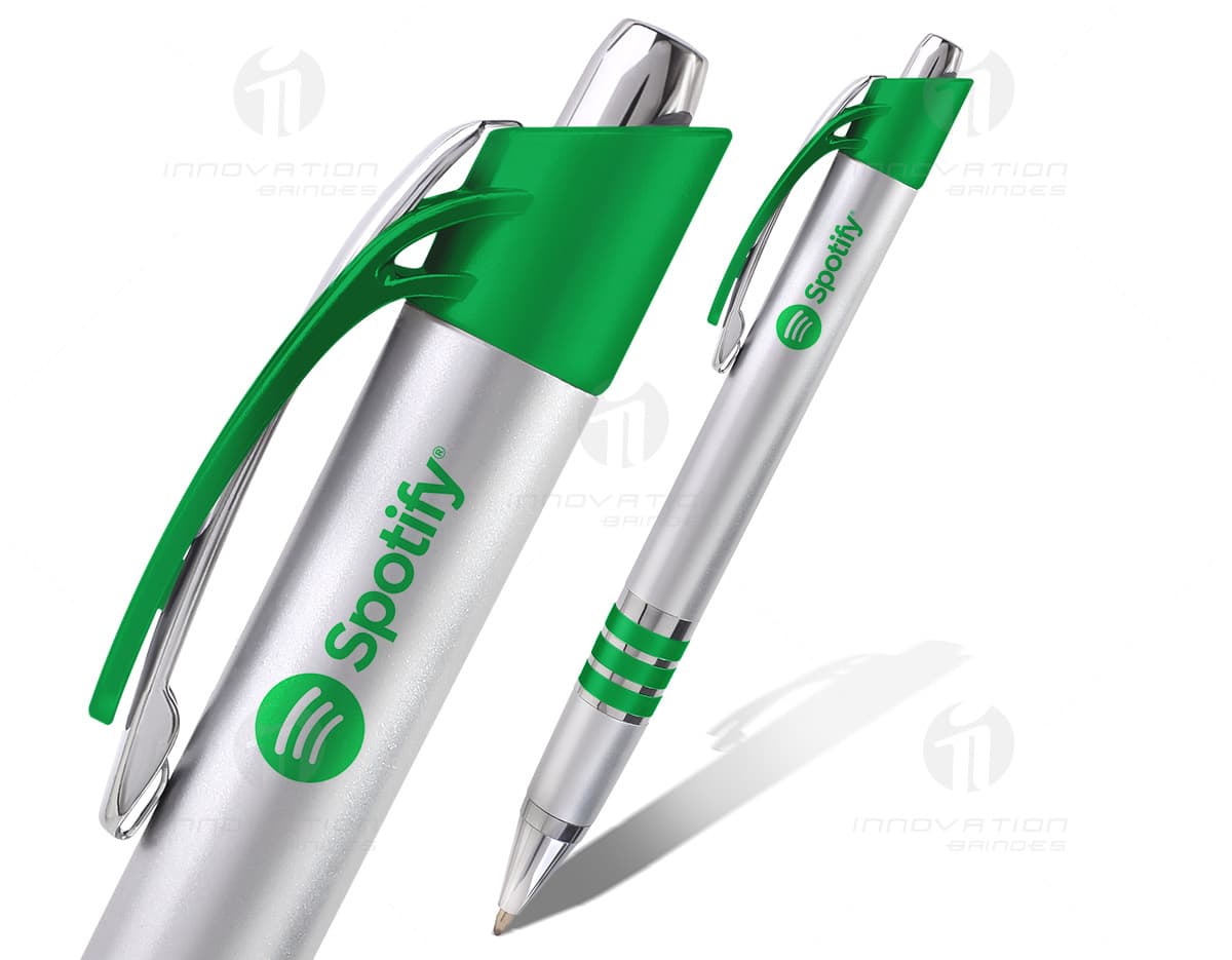 Caneta esferográfica prata com clique em metal brilhante e ponta de tinta preta. Objeto de escrita e desenho para uso em escritório, escola ou trabalho. Caneta esferográfica prata com clique em metal brilhante e ponta de tinta preta. Objeto de escrita e desenho para uso em escritório, escola ou trabalho.