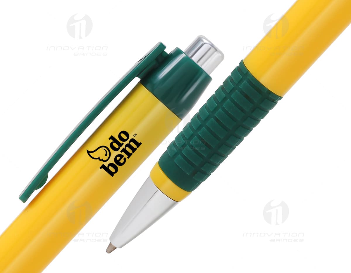 Caneta chave de fenda número 01, com ponta de fenda na cor preta e corpo na cor amarela. Caneta chave de fenda número 01, com ponta de fenda na cor preta e corpo na cor amarela.