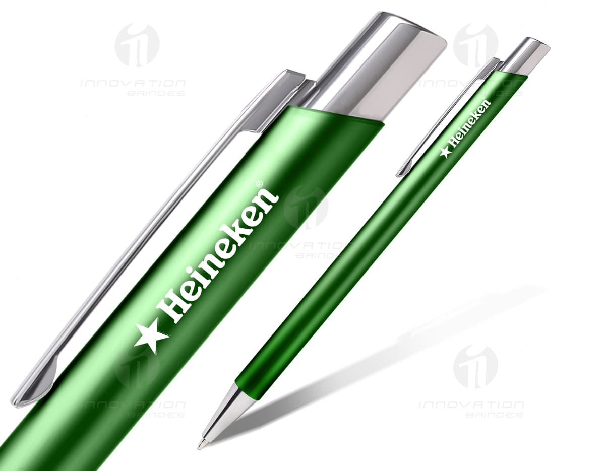 Kit com 6 porta copos em diferentes cores e formatos. Kit com 6 porta copos em diferentes cores e formatos.