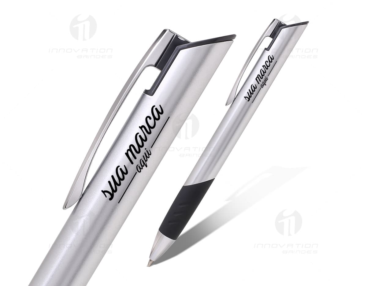 Kit com 6 porta copos de diferentes cores e estampas variadas, feitos de material resistente. Kit com 6 porta copos de diferentes cores e estampas variadas, feitos de material resistente.