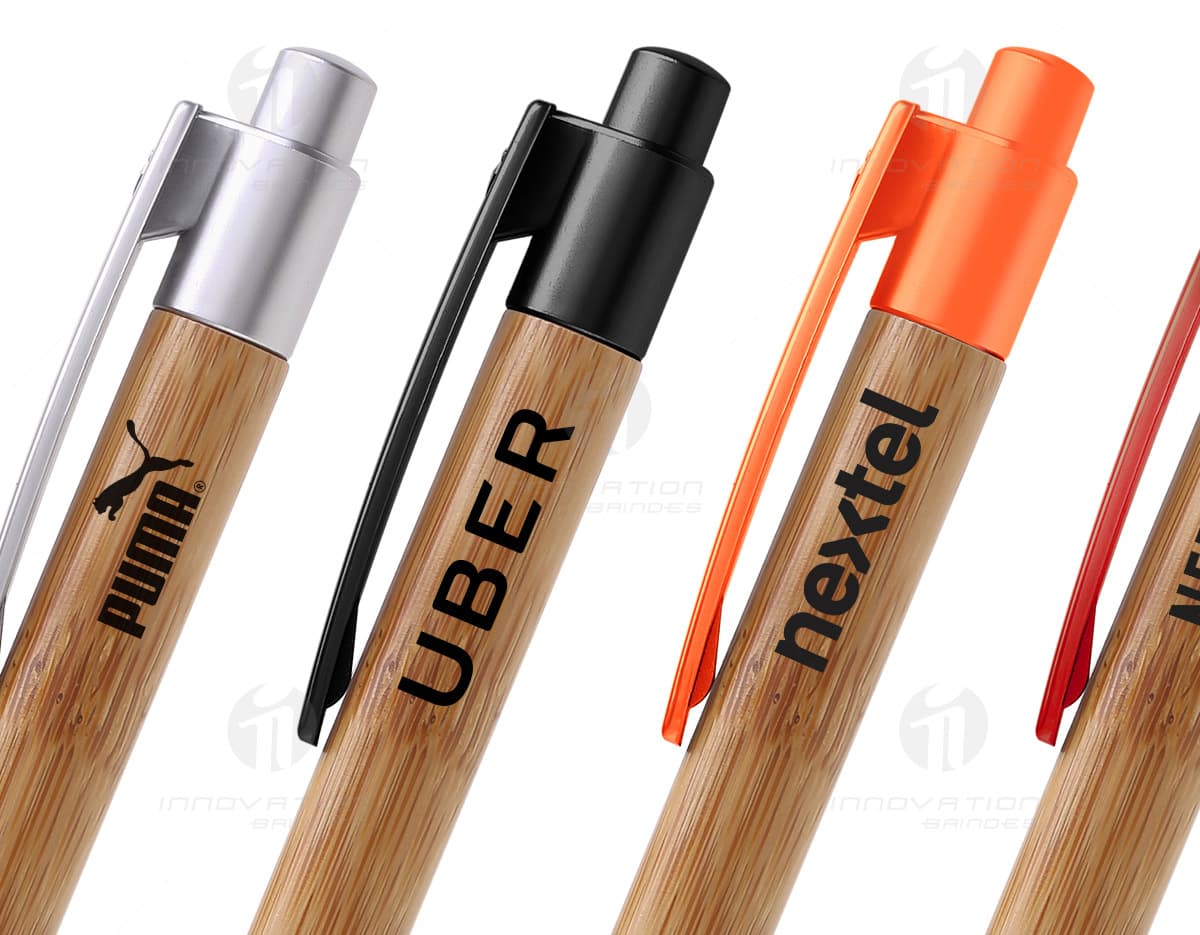 Caneta de bambu colorida em destaque Caneta de bambu colorida em destaque 