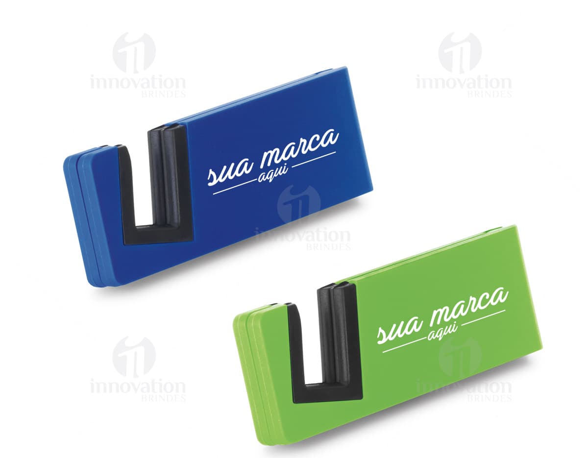 Kit com 6 porta copos em formato quadrado, feitos de vidro e com estampas coloridas de animais selvagens. Cada porta copo mede 10cm x 10cm. Kit com 6 porta copos em formato quadrado, feitos de vidro e com estampas coloridas de animais selvagens. Cada porta copo mede 10cm x 10cm.