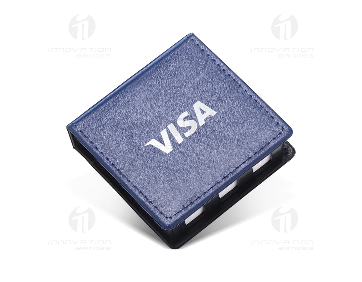 Bolsa térmica para transporte de alimentos, confeccionada em material resistente e com alça ajustável. A bolsa possui fecho em zíper e é ideal para manter os alimentos frescos por mais tempo. Bolsa térmica para transporte de alimentos, confeccionada em material resistente e com alça ajustável. A bolsa possui fecho em zíper e é ideal para manter os alimentos frescos por mais tempo.