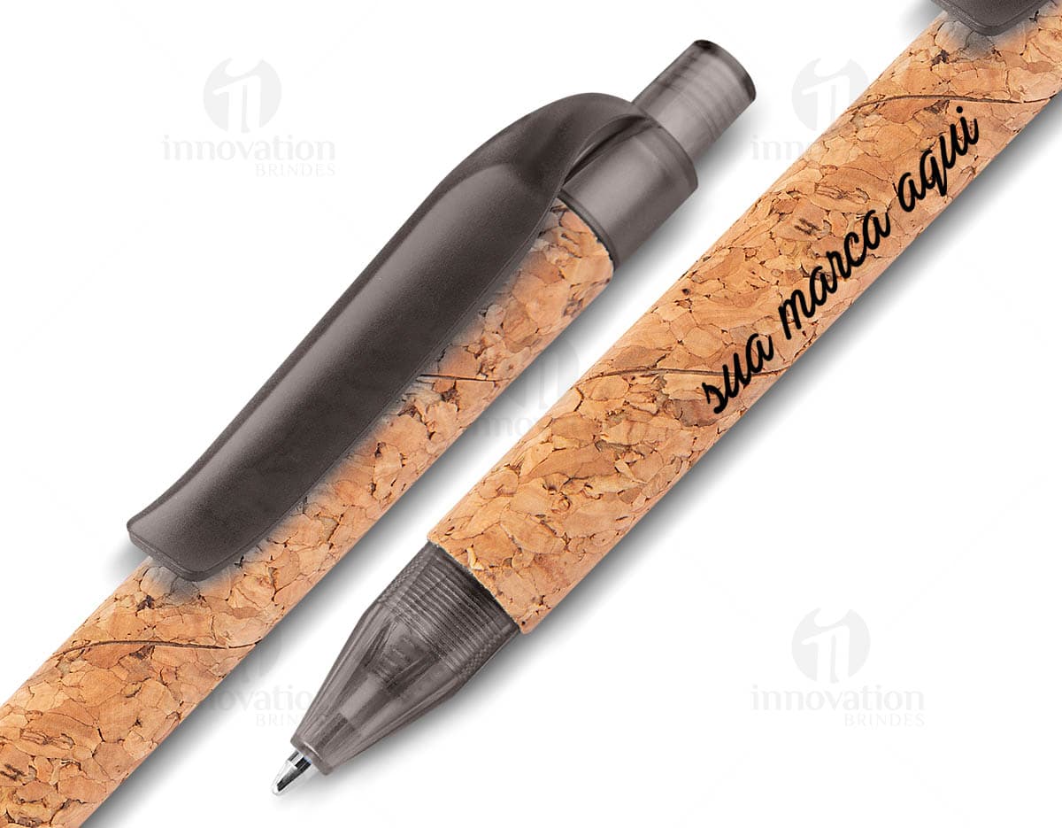 Calculadora plástica preta com teclado numérico, visor digital e botões de comando. Ideal para cálculos financeiros, matemáticos e contábeis. Aparelho moderno e compacto, perfeito para uso em escritórios, bancos e em casa. Calculadora plástica preta com teclado numérico, visor digital e botões de comando. Ideal para cálculos financeiros, matemáticos e contábeis. Aparelho moderno e compacto, perfeito para uso em escritórios, bancos e em casa.