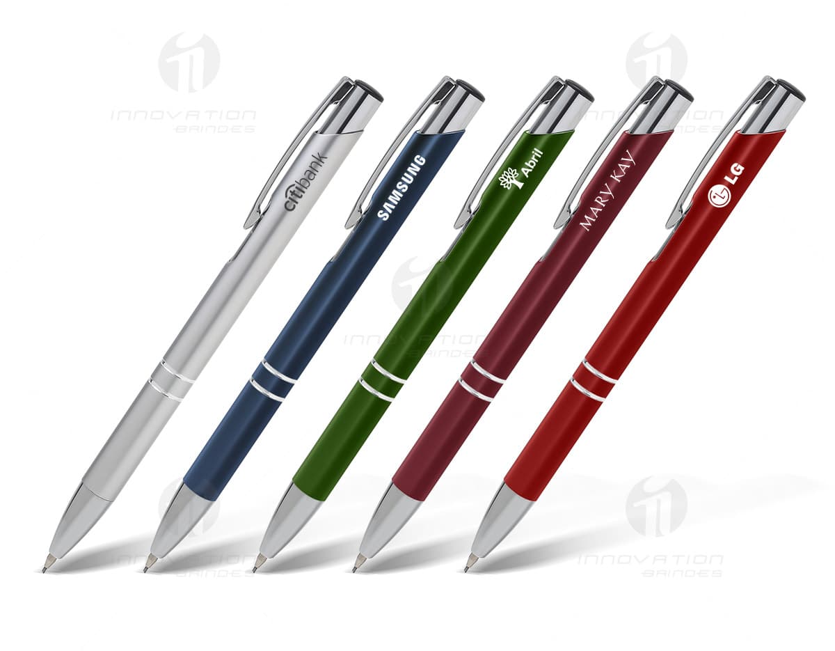 Lapiseira de metal com design prático e moderno, ideal para utilização no dia a dia. Corpo metálico resistente e clique de acionamento suave. Lapiseira de metal com design prático e moderno, ideal para utilização no dia a dia. Corpo metálico resistente e clique de acionamento suave.