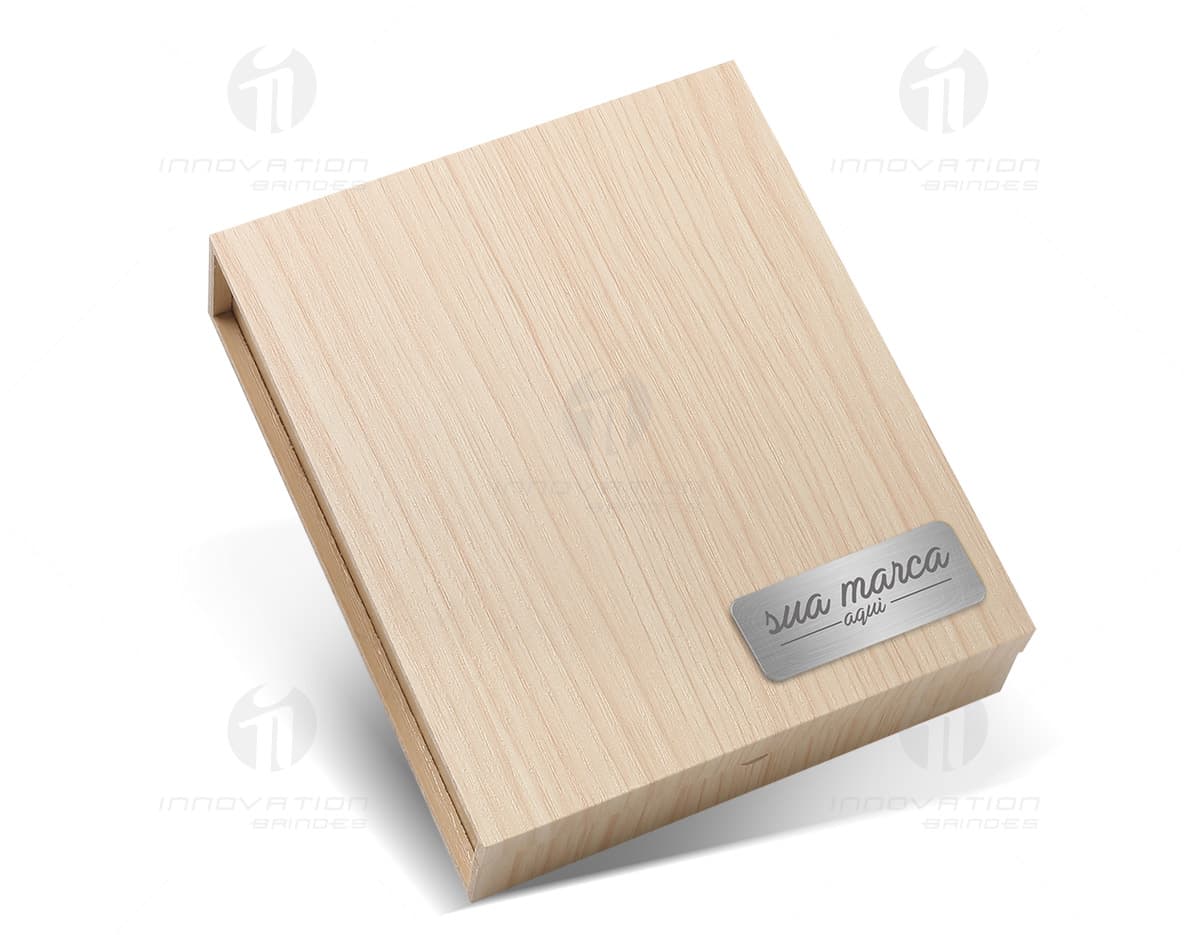 Canivete sommelier em aço inox com saca-rolhas. Canivete sommelier em aço inox com saca-rolhas.