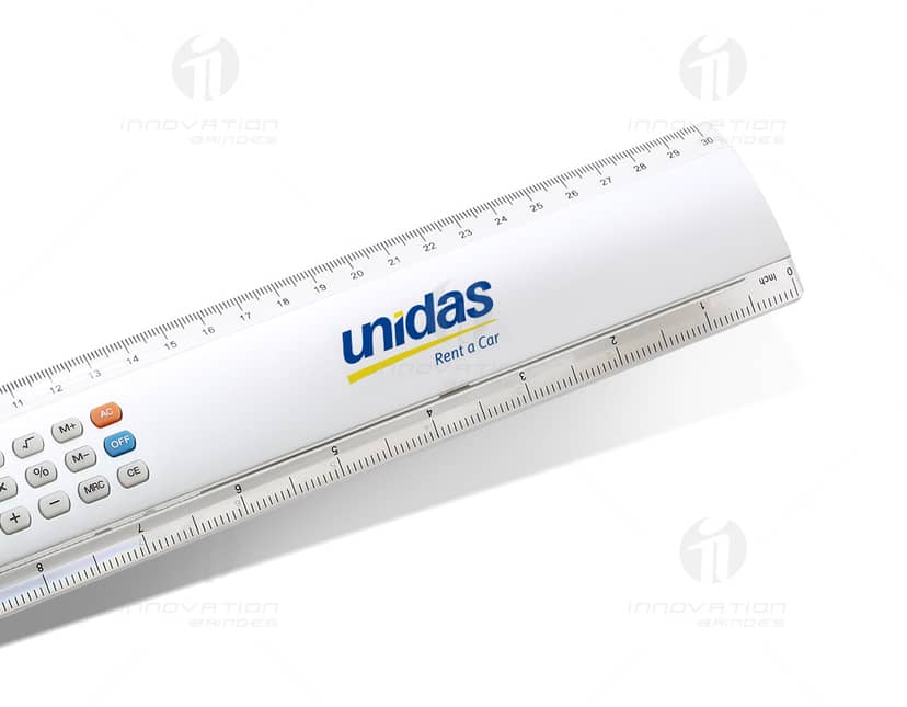 kit com 6 porta copos em formato redondo, feitos de cerâmica nas cores branco e preto, com estampas geométricas abstratas em cada peça.