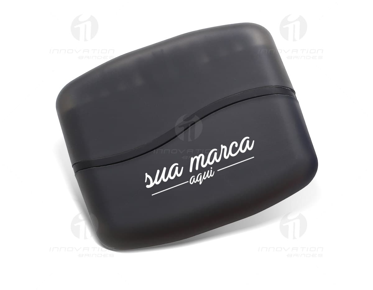 Kit com 6 porta copos em formato redondo, feitos de acrílico transparente com estampas coloridas de frutas e flores. Kit com 6 porta copos em formato redondo, feitos de acrílico transparente com estampas coloridas de frutas e flores.