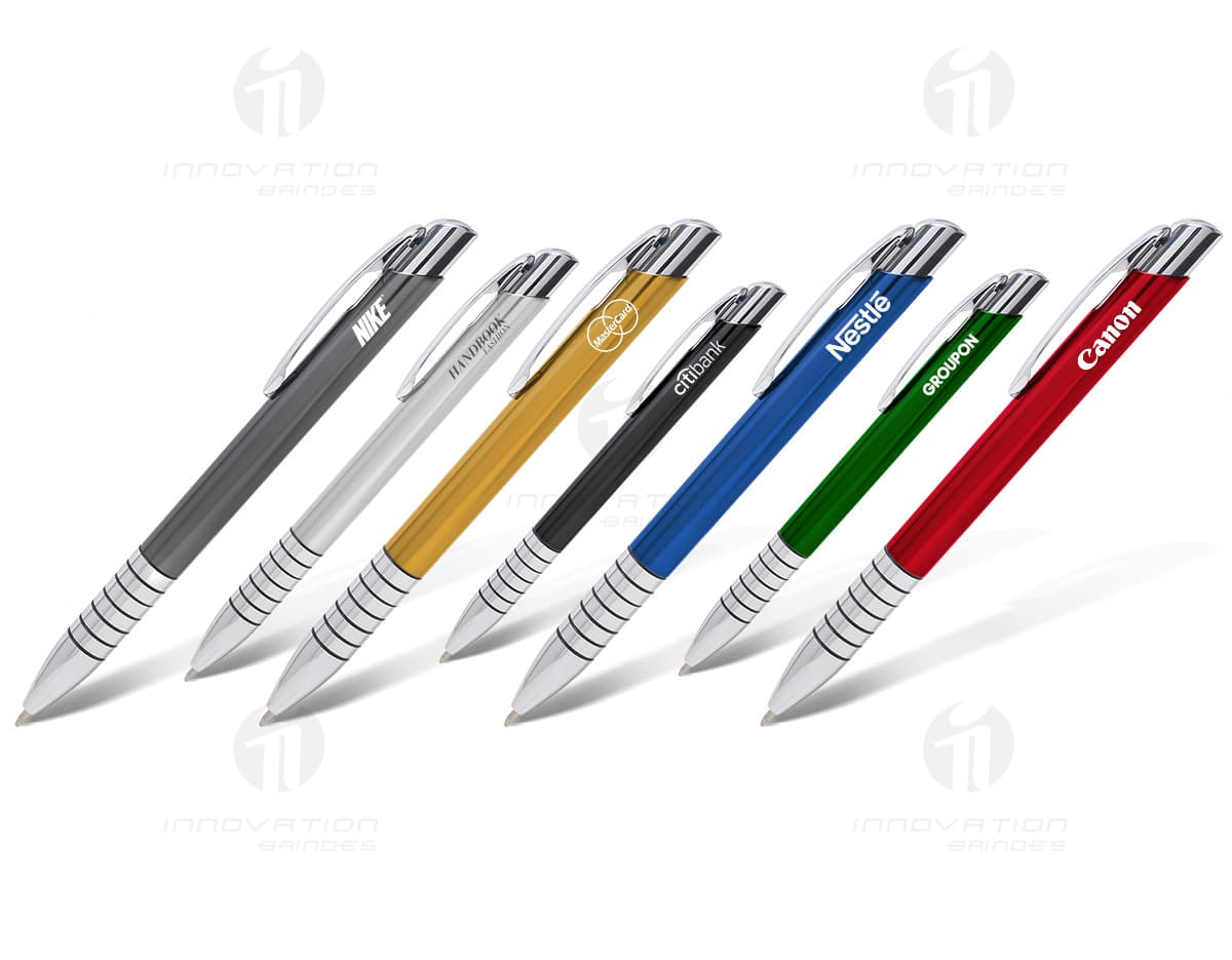 Caneta Metal Acionamento Clique Cromado em fundo branco. Caneta Metal Acionamento Clique Cromado em fundo branco.