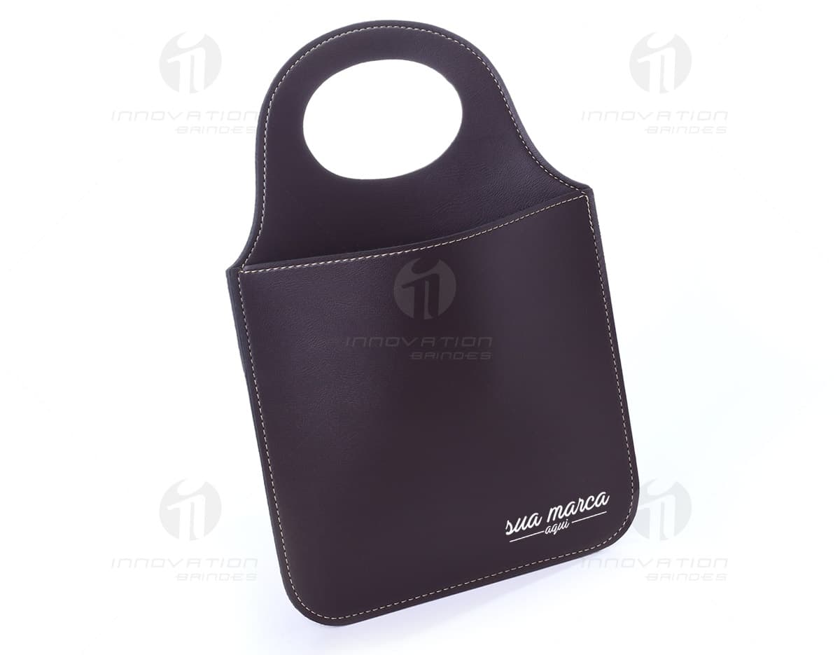 Kit com 6 porta copos com estampa colorida em formato redondo. Os porta copos são de material resistente e possuem acabamento brilhante. Kit com 6 porta copos com estampa colorida em formato redondo. Os porta copos são de material resistente e possuem acabamento brilhante.