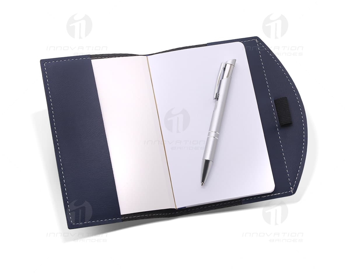 Moleskine de couro fora de linha. Moleskine de couro fora de linha.