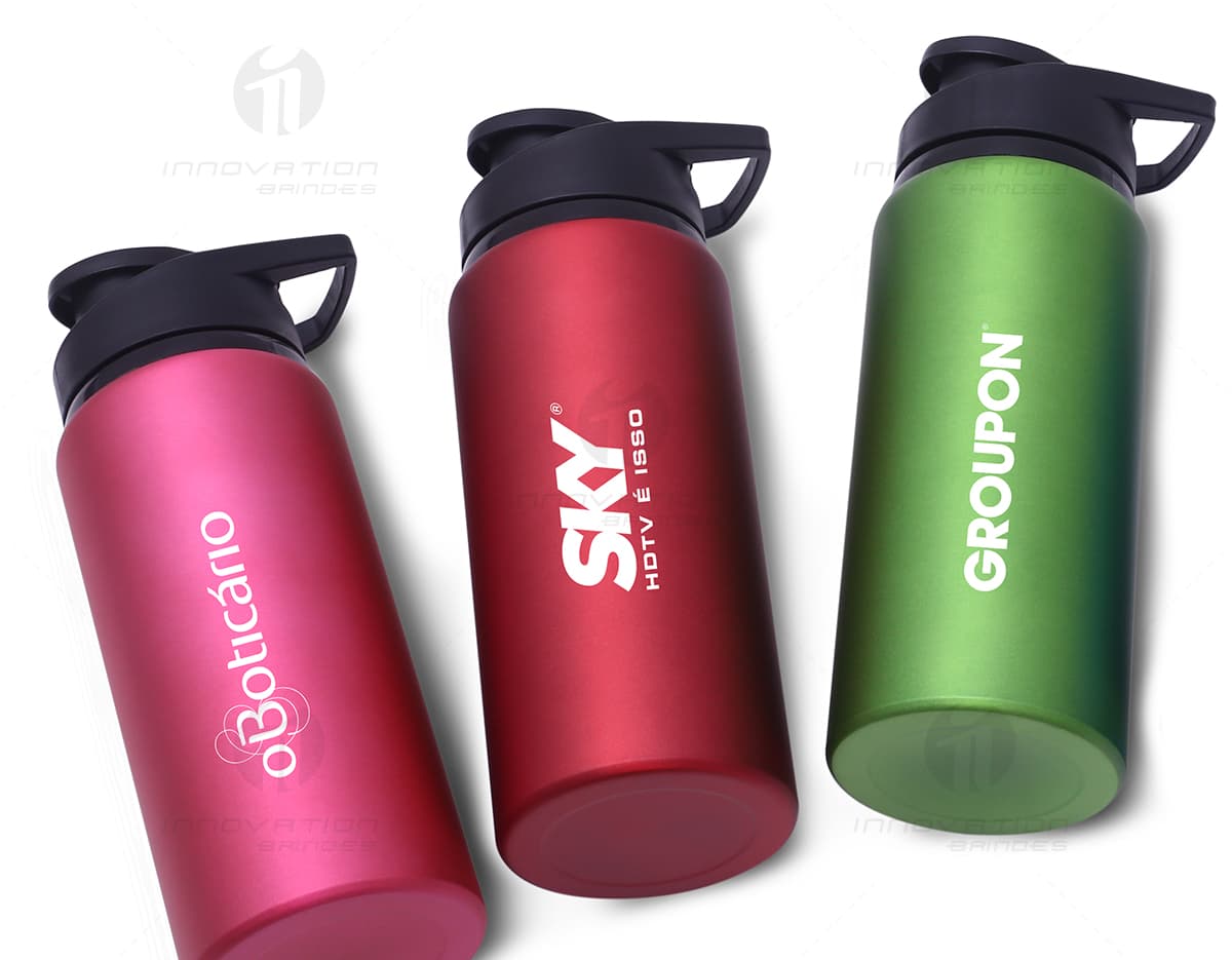 Squeeze plástico de 600 ml que saiu de linha. Squeeze plástico de 600 ml que saiu de linha.