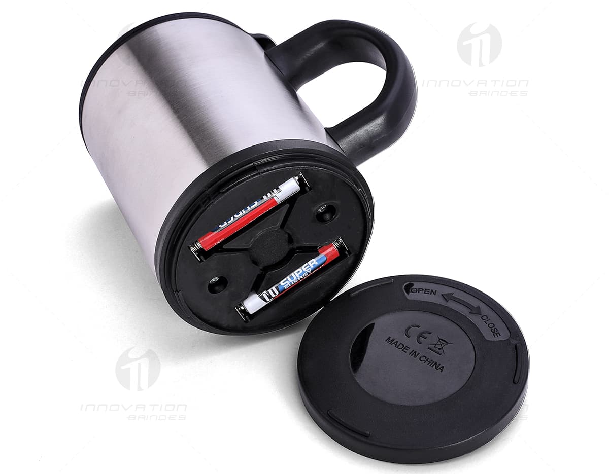 Caneca de Inox 400ml em destaque, com design moderno e elegante. Ideal para tomar café, chá ou outras bebidas quentes. Feita de aço inoxidável, resistente e durável. Com alça para facilitar o manuseio. Perfeita para o café da manhã ou para dar de presente. Caneca de Inox 400ml em destaque, com design moderno e elegante. Ideal para tomar café, chá ou outras bebidas quentes. Feita de aço inoxidável, resistente e durável. Com alça para facilitar o manuseio. Perfeita para o café da manhã ou para dar de presente.
