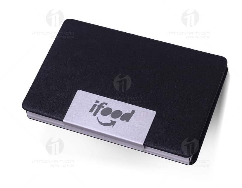 Porta Cartões de Metal - 10 para organizar e proteger seus cartões de visita com elegância. Feito de metal resistente, é perfeito para manter seus contatos sempre à mão. Ideal para quem valoriza a praticidade no dia a dia. Adquira já o seu!
