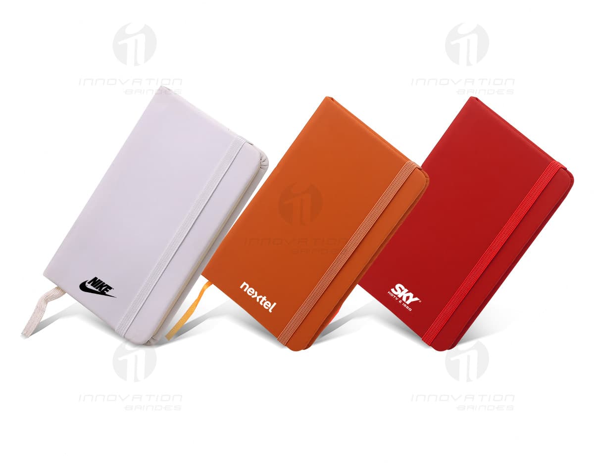 Kit de 28 ferramentas diversas, todas organizadas em um prático estojo de nylon preto. Kit de 28 ferramentas diversas, todas organizadas em um prático estojo de nylon preto.
