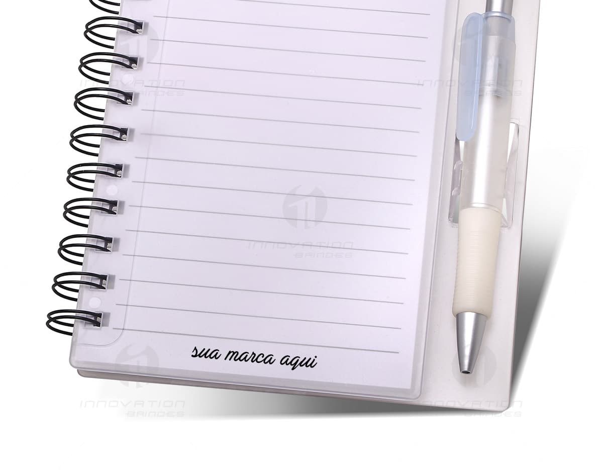 Squeeze de metal com capacidade de 750 ml, com design de imitação de madeira. Squeeze de metal com capacidade de 750 ml, com design de imitação de madeira.