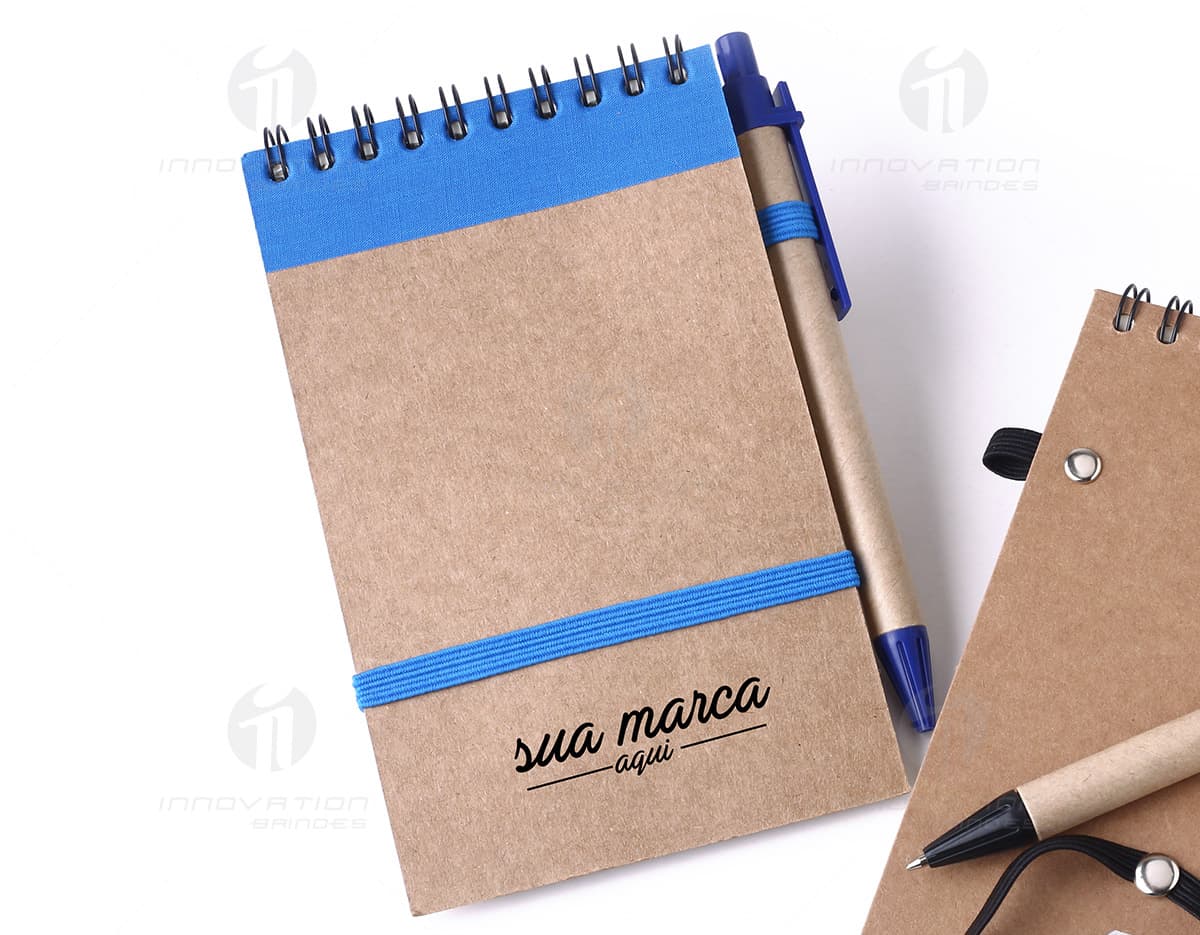 Kit com 6 porta copos em formato redondo, feitos de cortiça com estampas coloridas de paisagens tropicais. Kit com 6 porta copos em formato redondo, feitos de cortiça com estampas coloridas de paisagens tropicais.