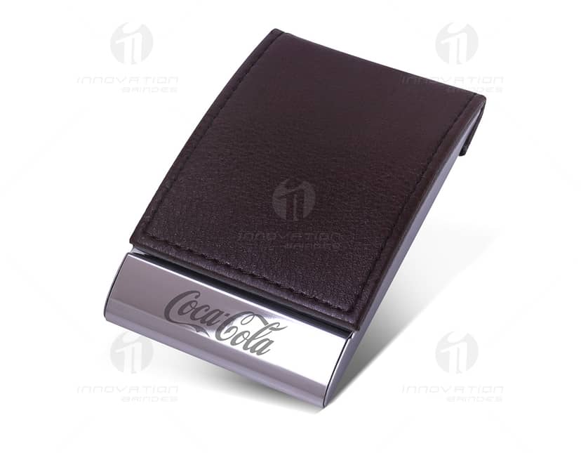 Porta Cartões Durável de Metal em fundo branco, com capacidade para diversos cartões e design elegante.