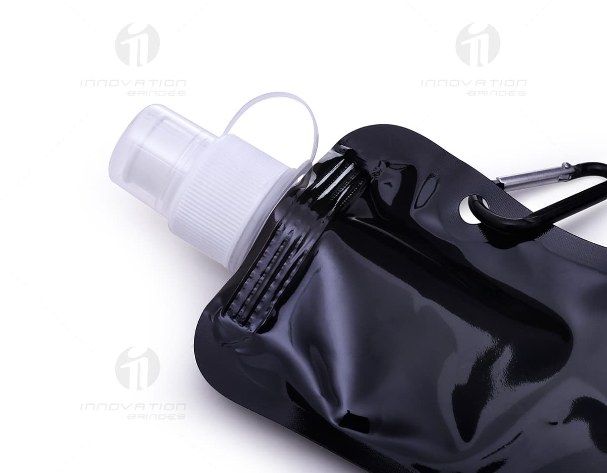 Imagem de um kit com 6 porta copos em cores variadas e estampas diferentes. Imagem de um kit com 6 porta copos em cores variadas e estampas diferentes.