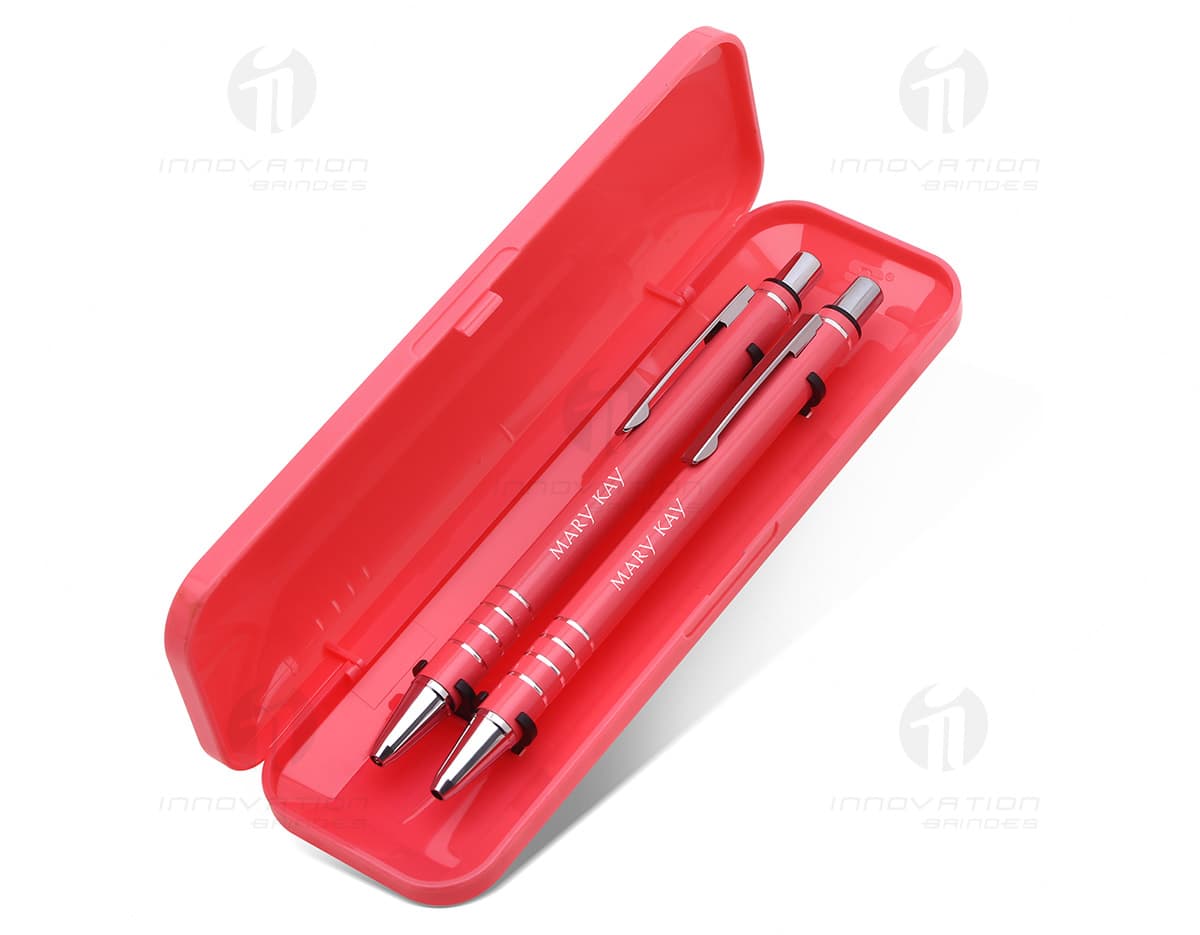 Canudo Reutilizável Dobrável em Silicone, disponível em cores variadas. Canudo Reutilizável Dobrável em Silicone, disponível em cores variadas.