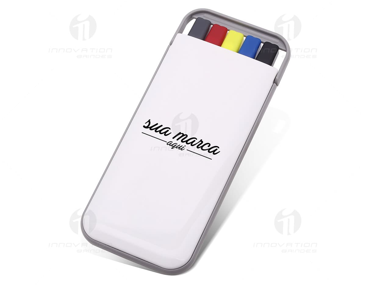 Kit com 6 porta copos em formato redondo e de cores variadas, feitos de material resistente e antiderrapante. Kit com 6 porta copos em formato redondo e de cores variadas, feitos de material resistente e antiderrapante.