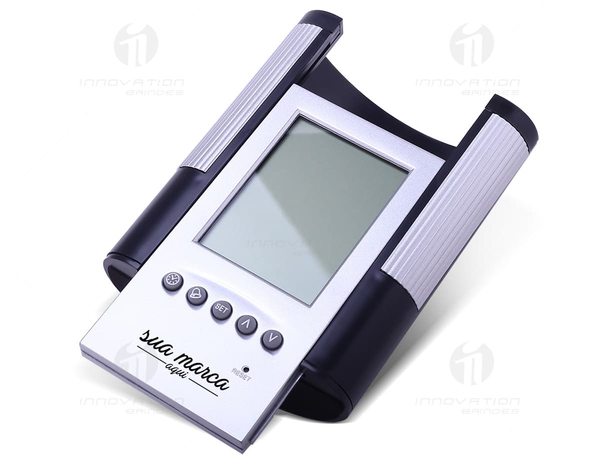 Estojo textura para duas canetas em cor preta e detalhes em dourado. Estojo textura para duas canetas em cor preta e detalhes em dourado.