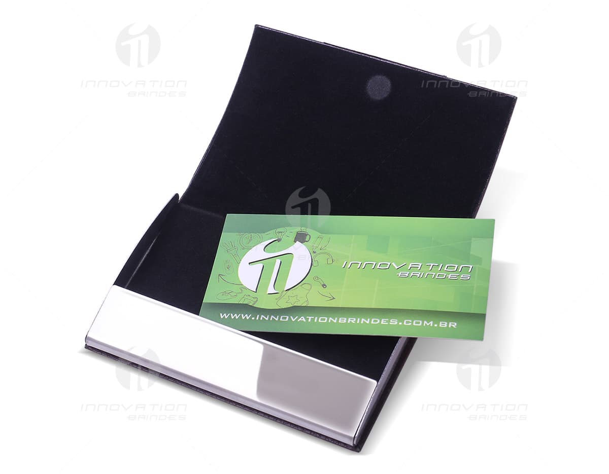 Porta cartão em couro sintético metalizado. Porta cartão em couro sintético metalizado.