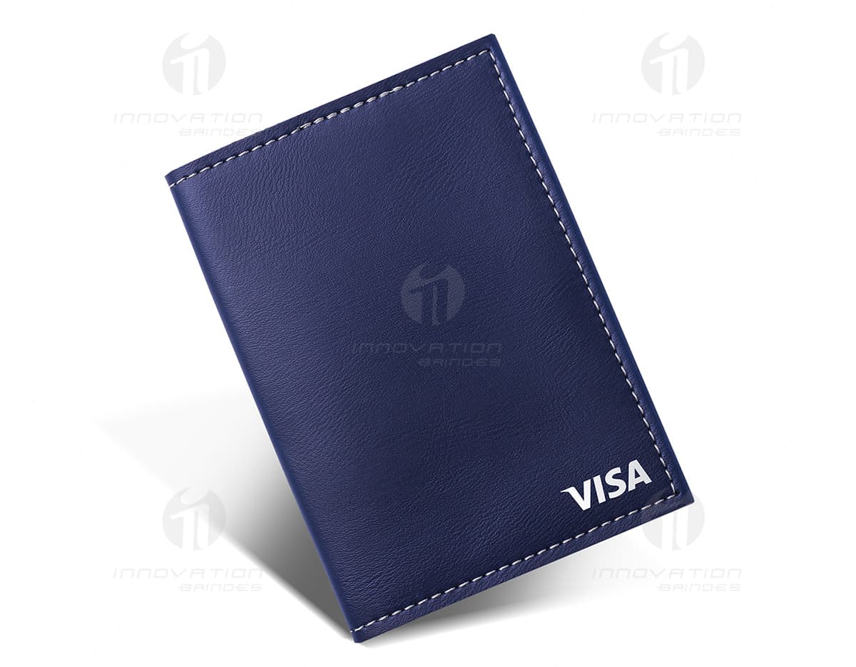 Capa de documentos em material sintético preto com detalhes em costura branca. Capa de documentos em material sintético preto com detalhes em costura branca.