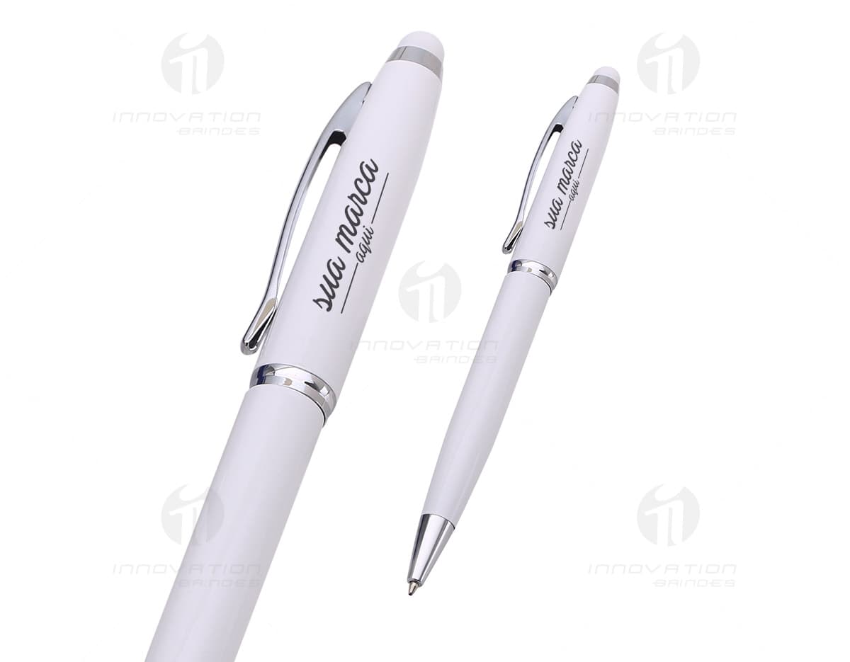 Caneta chave de fenda com ponta de metal e corpo em formato de chave de fenda. Caneta chave de fenda com ponta de metal e corpo em formato de chave de fenda.