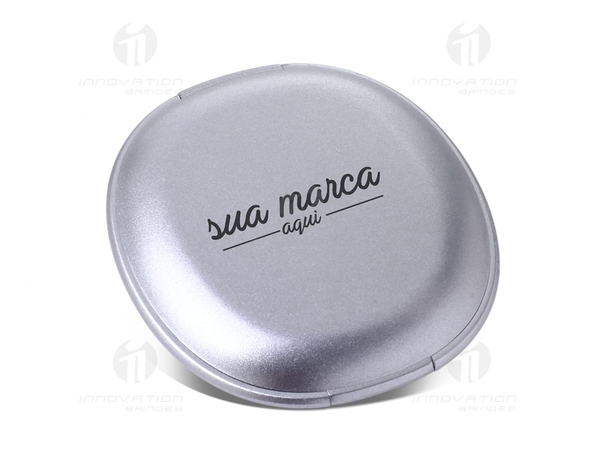 Espelho de bolsa metálico com design elegante e compacto. Espelho de bolsa metálico com design elegante e compacto.