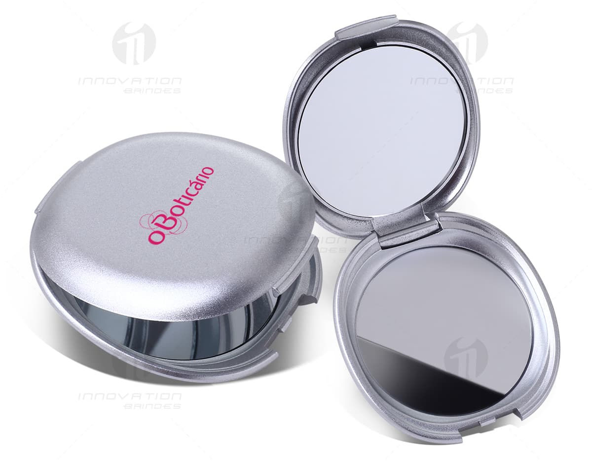 Porta cartões de metal com espelho disponível na cor prata. Porta cartões de metal com espelho disponível na cor prata.