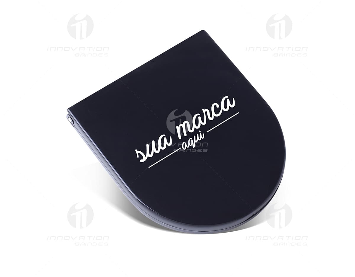 Kit com 6 porta copos em formato redondo, feitos de silicone nas cores azul, rosa, verde, roxo, amarelo e branco. Kit com 6 porta copos em formato redondo, feitos de silicone nas cores azul, rosa, verde, roxo, amarelo e branco.