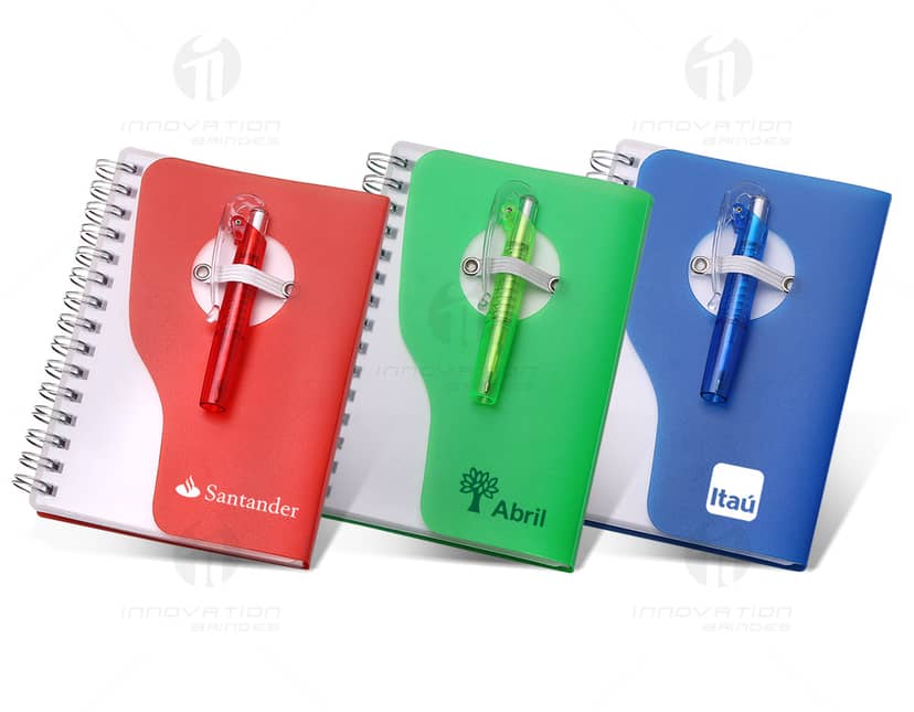 Kit com 6 porta copos em diferentes cores e padrões.