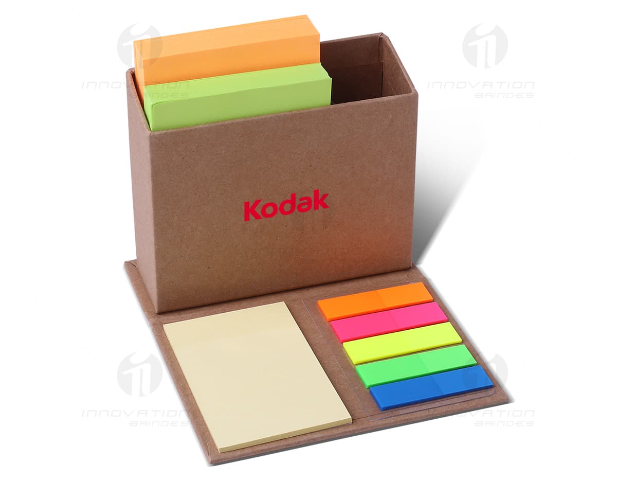 Kit com 6 porta copos redondos em diferentes cores: azul, vermelho, amarelo, verde, roxo e laranja. Cada porta copo possui uma estampa de frutas tropicais. Kit com 6 porta copos redondos em diferentes cores: azul, vermelho, amarelo, verde, roxo e laranja. Cada porta copo possui uma estampa de frutas tropicais.
