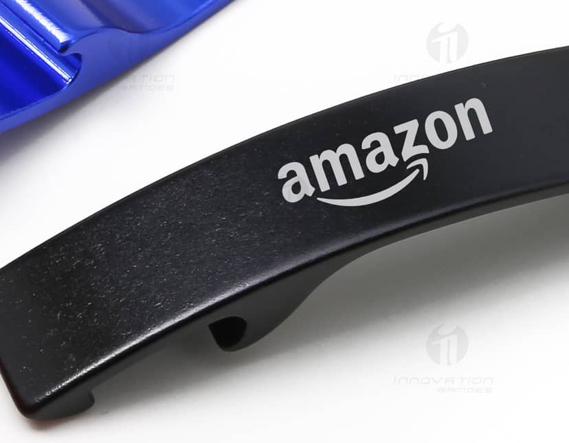 Porta copos de diferentes cores e estampas em um kit com 6 unidades.