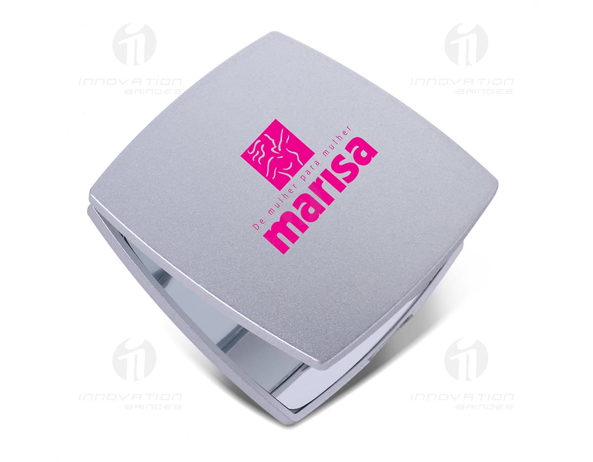 Espelho duplo de plástico em formato retangular, com uma das faces ampliada. A moldura é simples e discreta, ideal para uso em ambiente de banheiro. Espelho duplo de plástico em formato retangular, com uma das faces ampliada. A moldura é simples e discreta, ideal para uso em ambiente de banheiro.