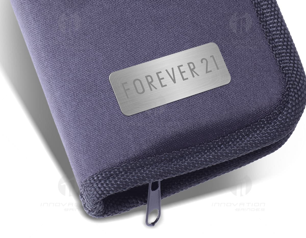 Kit Costura 03 - Organize seus acessórios de costura com este elegante estojo de couro preto. Ideal para manter seus materiais protegidos e sempre à mão. Perfeito para uso no escritório, em viagens ou em casa. Não perca mais tempo procurando seus itens de costura. Adquira já o seu! Kit Costura 03 - Organize seus acessórios de costura com este elegante estojo de couro preto. Ideal para manter seus materiais protegidos e sempre à mão. Perfeito para uso no escritório, em viagens ou em casa. Não perca mais tempo procurando seus itens de costura. Adquira já o seu!