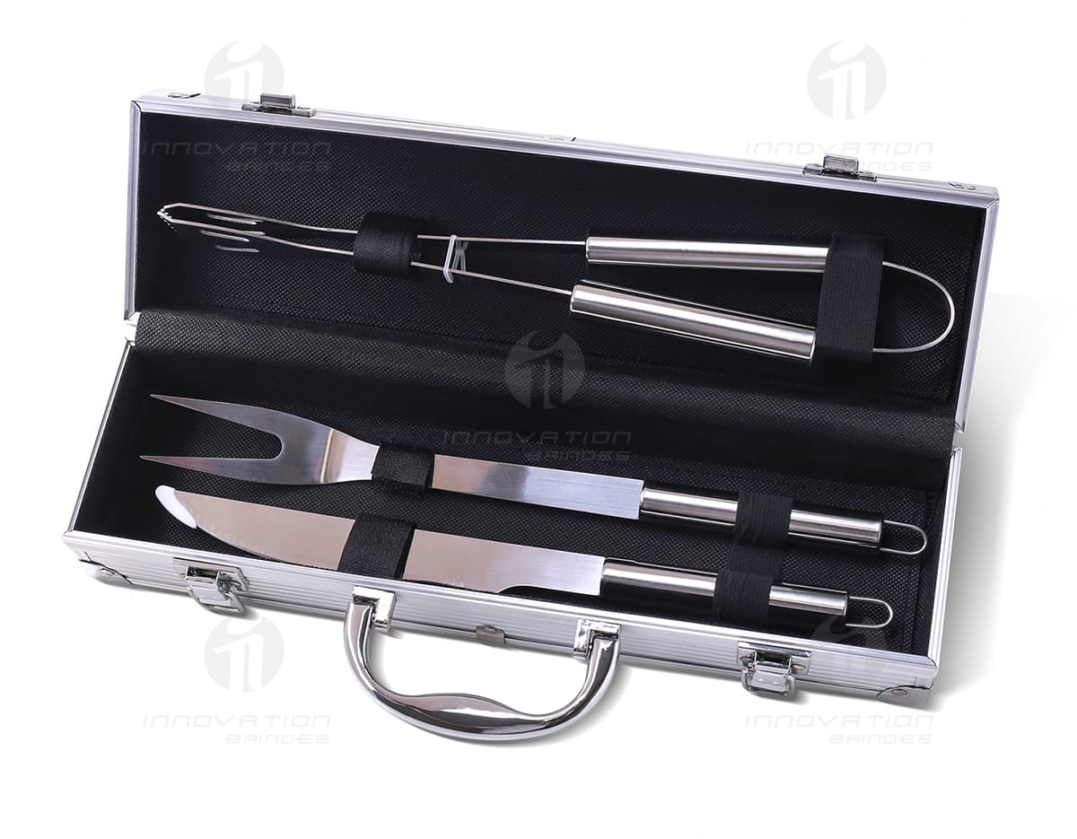 Kit com 6 porta copos em formato de animais selvagens, incluindo elefante, leão, zebra, girafa, rinoceronte e hipopótamo. Os porta copos possuem acabamento impermeável e antiderrapante. Kit com 6 porta copos em formato de animais selvagens, incluindo elefante, leão, zebra, girafa, rinoceronte e hipopótamo. Os porta copos possuem acabamento impermeável e antiderrapante.