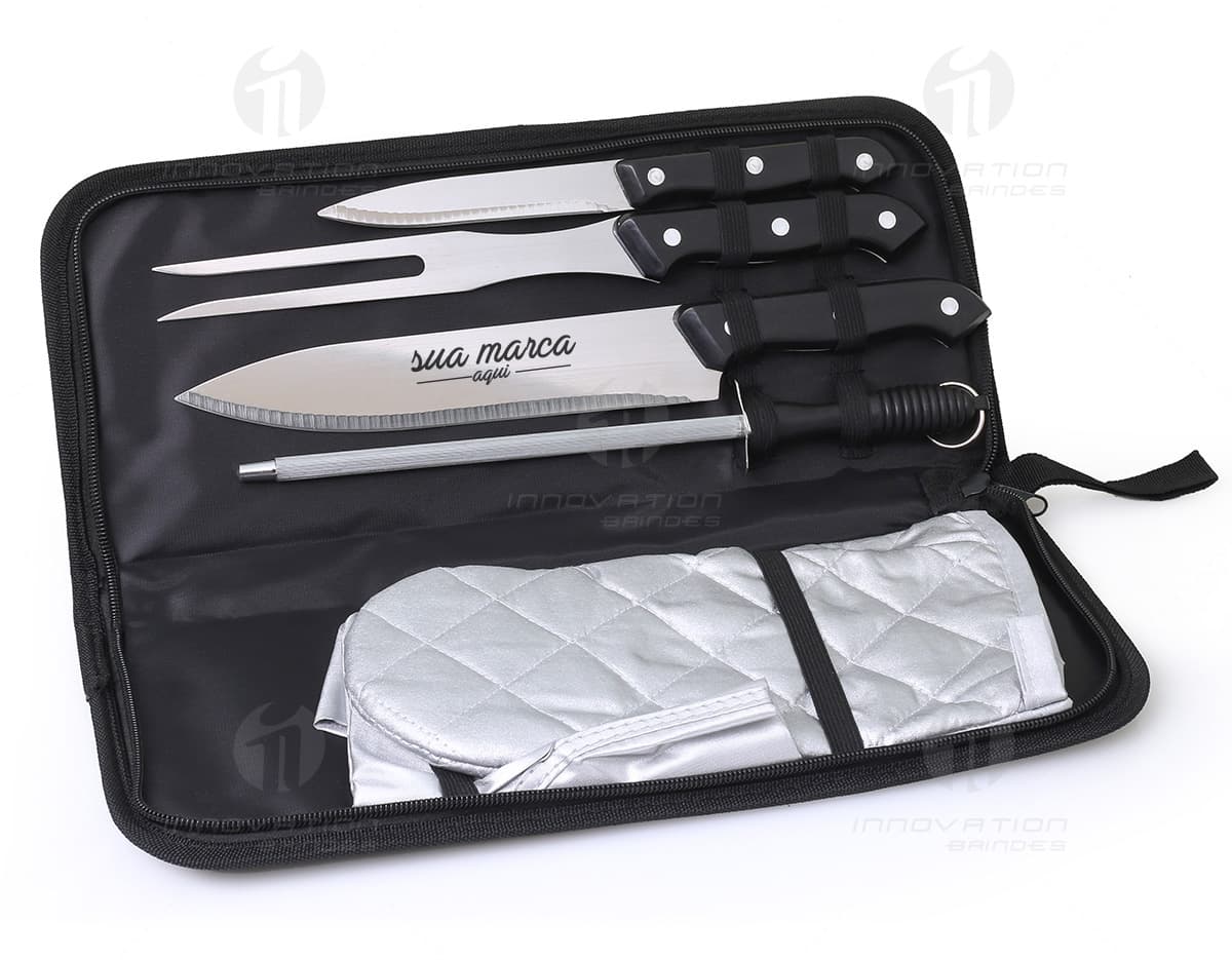 Mala de viagem para notebook preta, com compartimento acolchoado e alça ajustável. Mala de viagem para notebook preta, com compartimento acolchoado e alça ajustável.