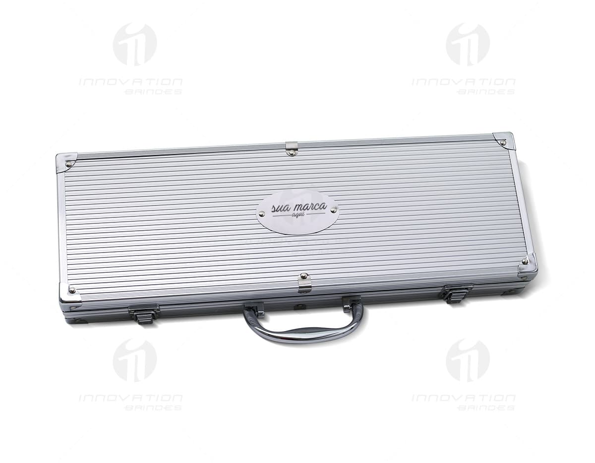 Kit com 6 porta copos em formato redondo, feitos de material resistente e com estampas coloridas e variadas. Kit com 6 porta copos em formato redondo, feitos de material resistente e com estampas coloridas e variadas.