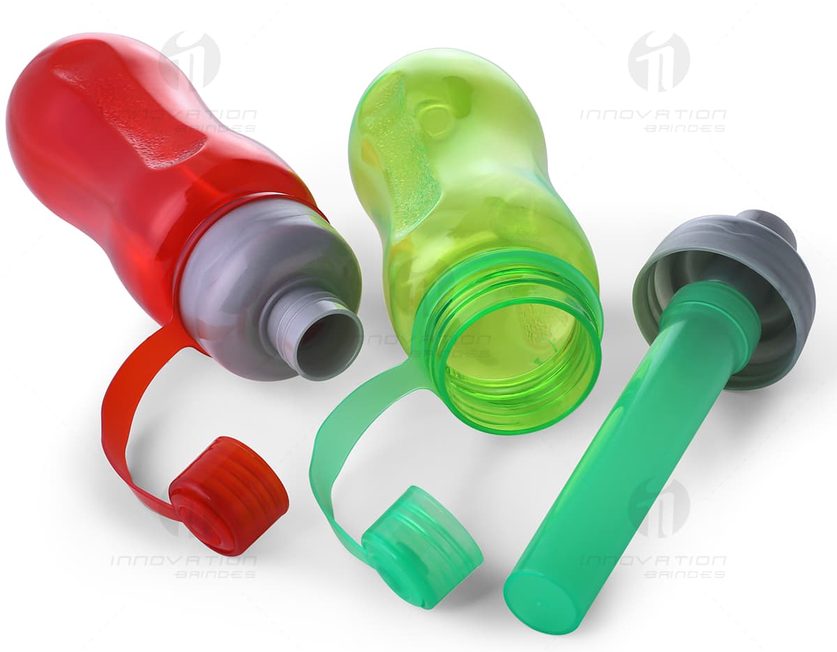 Squeeze plástico de 400ml na cor 03. Squeeze plástico de 400ml na cor 03.