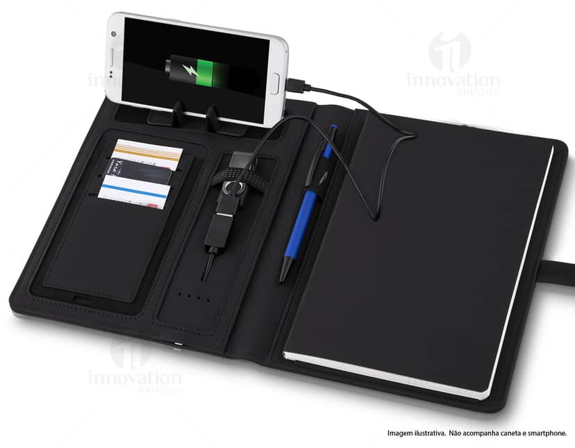 Kit com 6 porta copos em formato redondo, feitos de material resistente e com estampas coloridas e variadas.