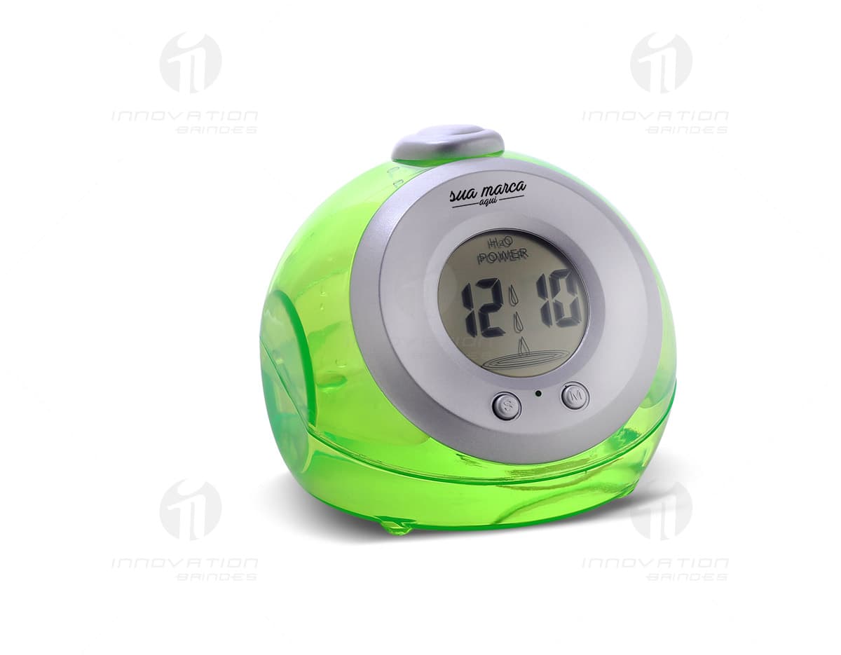 Kit com 6 porta copos em diferentes cores e estampas, com formato redondo e material resistente. Kit com 6 porta copos em diferentes cores e estampas, com formato redondo e material resistente.