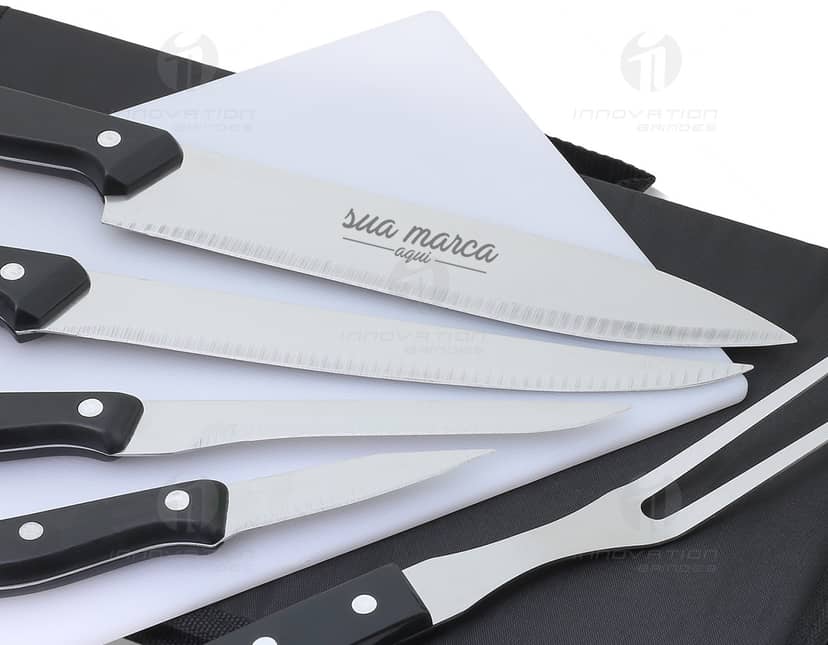 Kit com 6 porta copos em formato redondo e cores variadas. Cada porta copo possui uma estampa criativa e antiderrapante na parte de trás. Ideal para proteger superfícies de manchas e derramamentos.