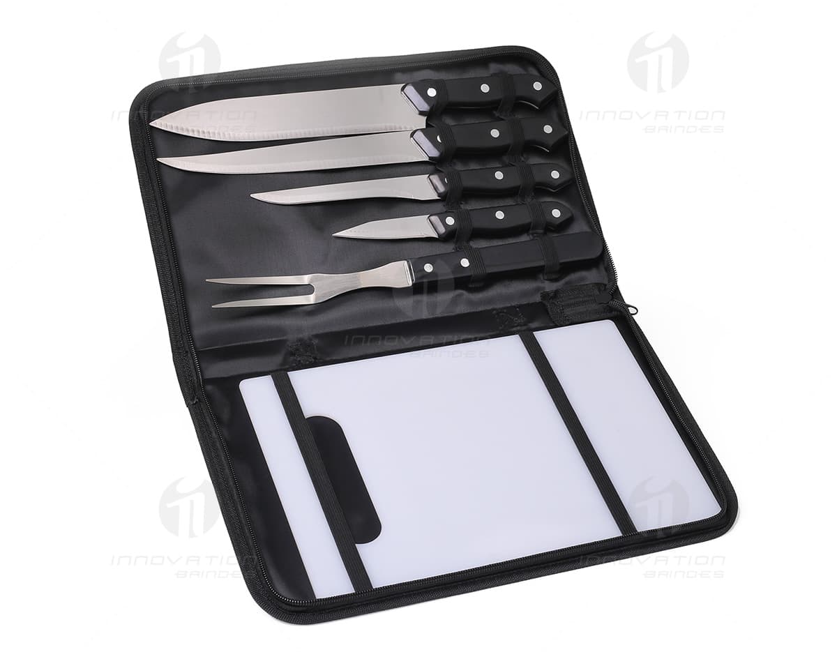 Pasta para Notebook 15’6 de Poliéster preta com alças acolchoadas e bolso externo para acessórios. Pasta para Notebook 15’6 de Poliéster preta com alças acolchoadas e bolso externo para acessórios.
