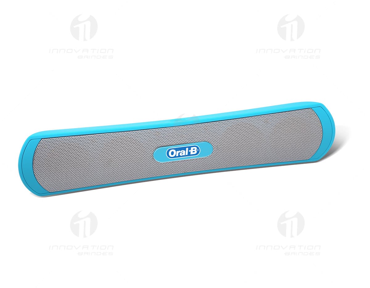 Caixa de som P2/USB/SD/FM/Wireless preta com diversos botões e controle remoto. Caixa de som P2/USB/SD/FM/Wireless preta com diversos botões e controle remoto.